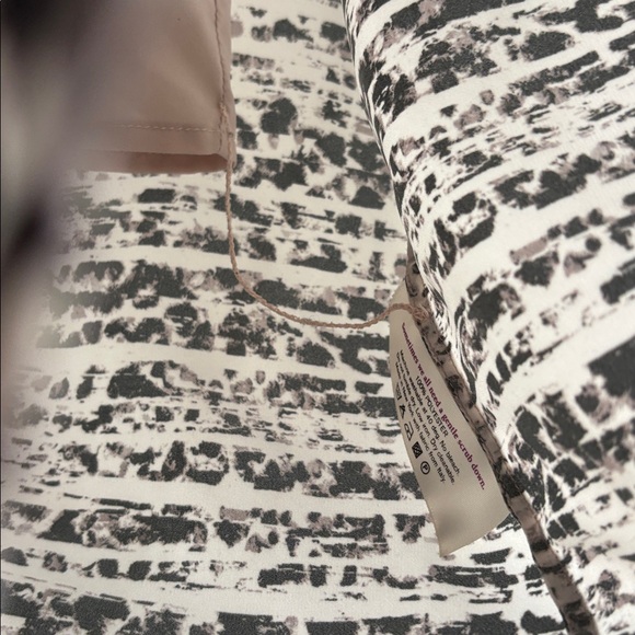 MM Lafleur Black and White Patterned Blouse - Picture 5 of 5